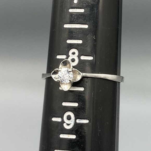 Crystal Solitaire Ring in Flower-Type Setting - Picture 4 of 4